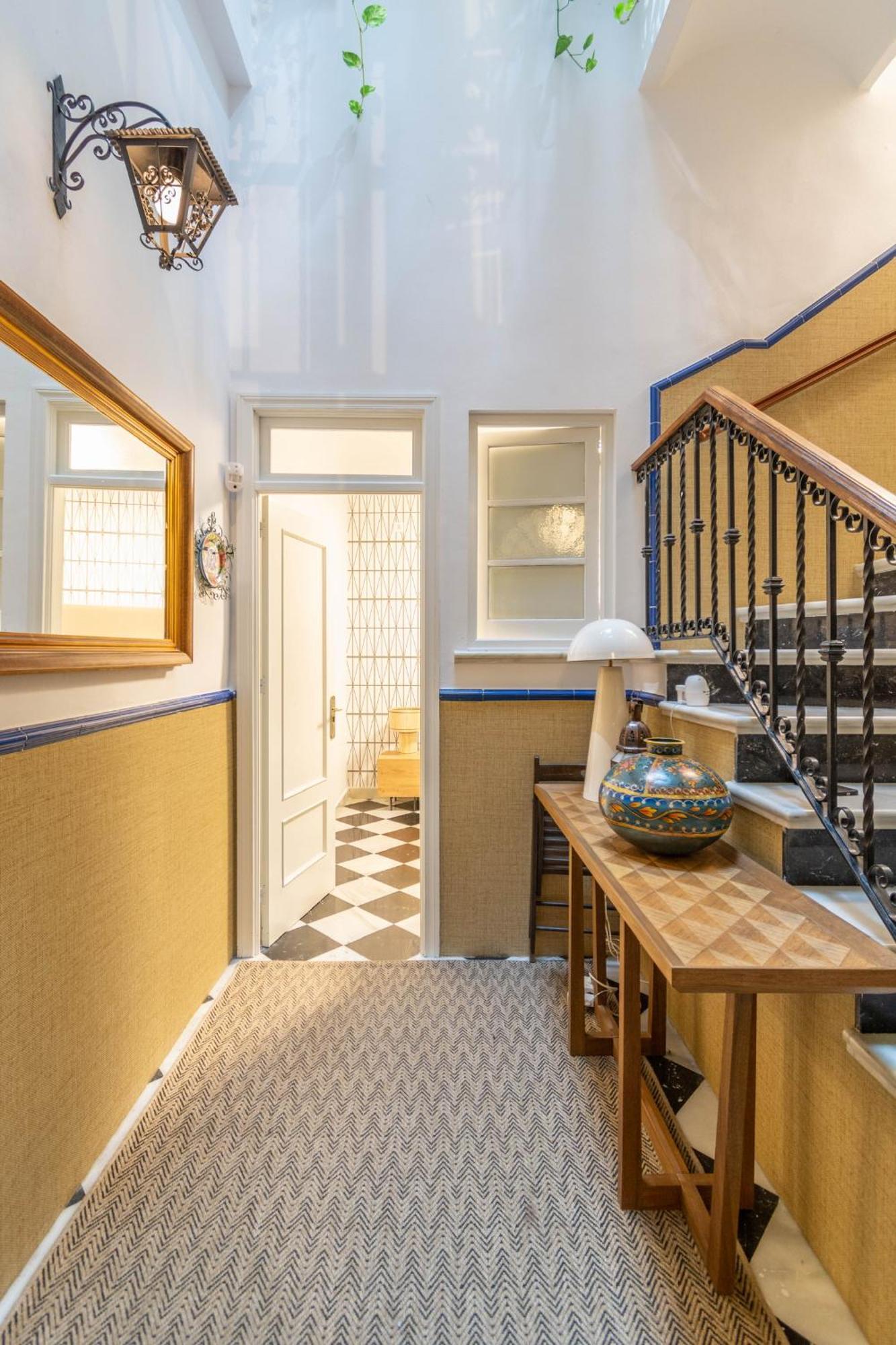 5-bedroom Gem In The Heart Of *