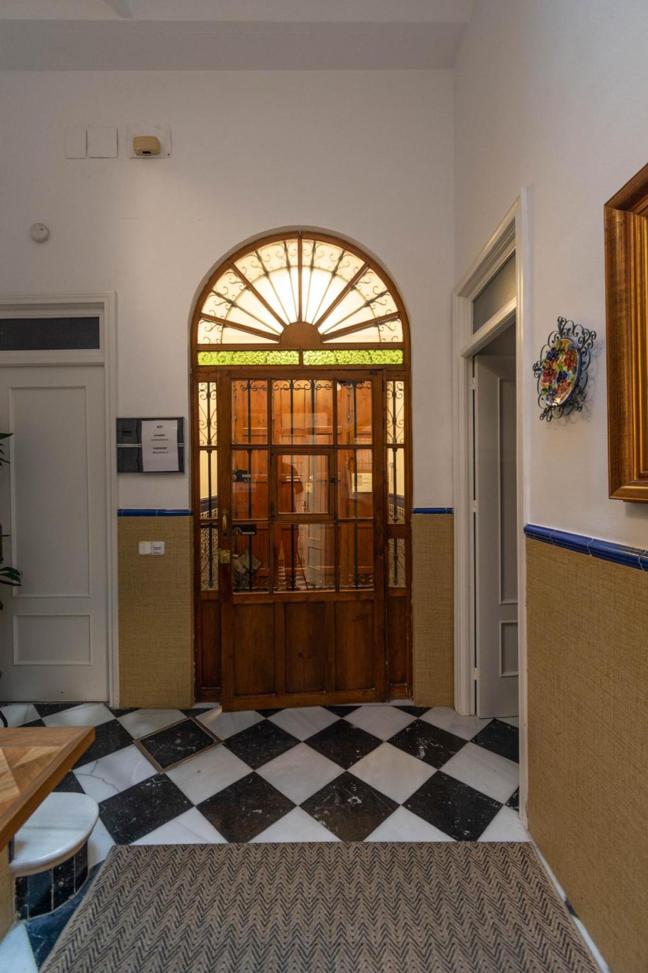 Appartement 5-bedroom Gem In The Heart Of